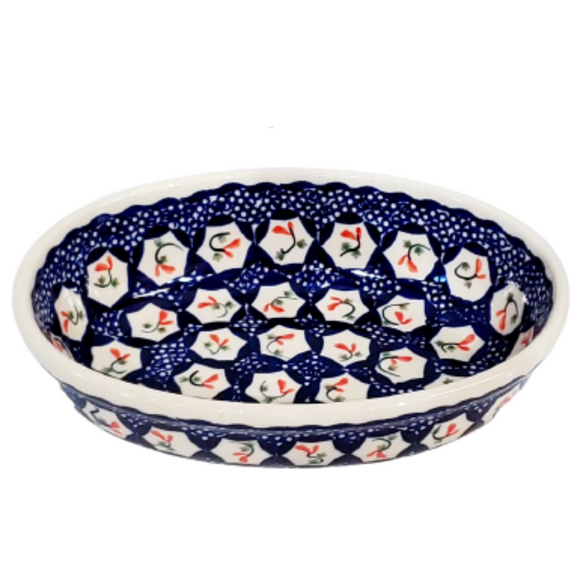 17cm Oval Serving/Baking Dish in traditional pattern.